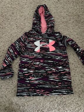 Under Armour Girls Cold Gear Pullover Hoodie Youth Girls Large Has Pocket & Hood